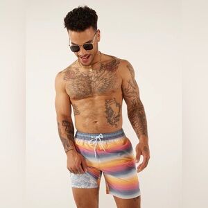 Chubbies The Malibu Sunsets Lined Classic Swim Trunks